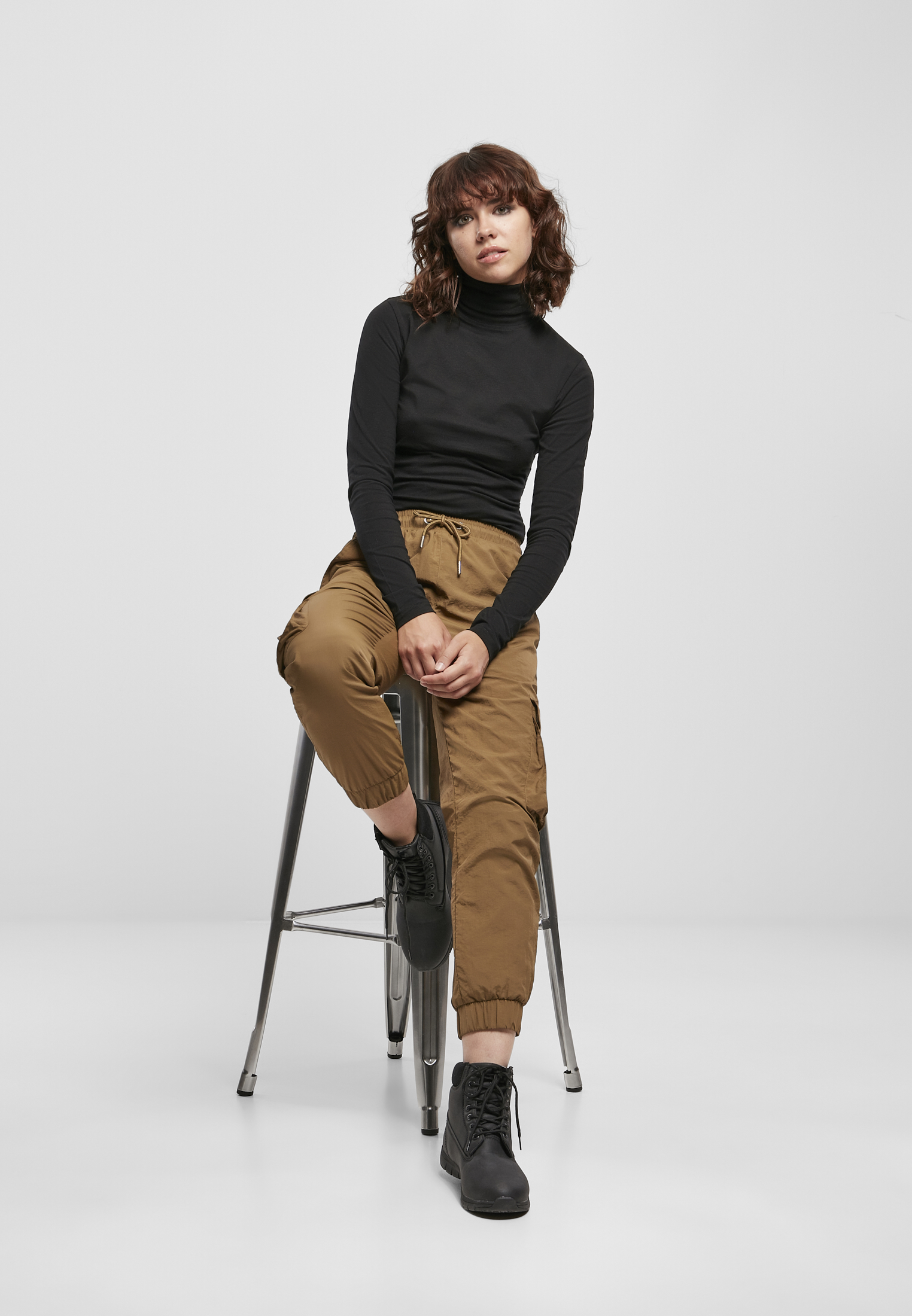 Ladies High Waist Crinkle Nylon Cargo Pants midground L - variant image 4