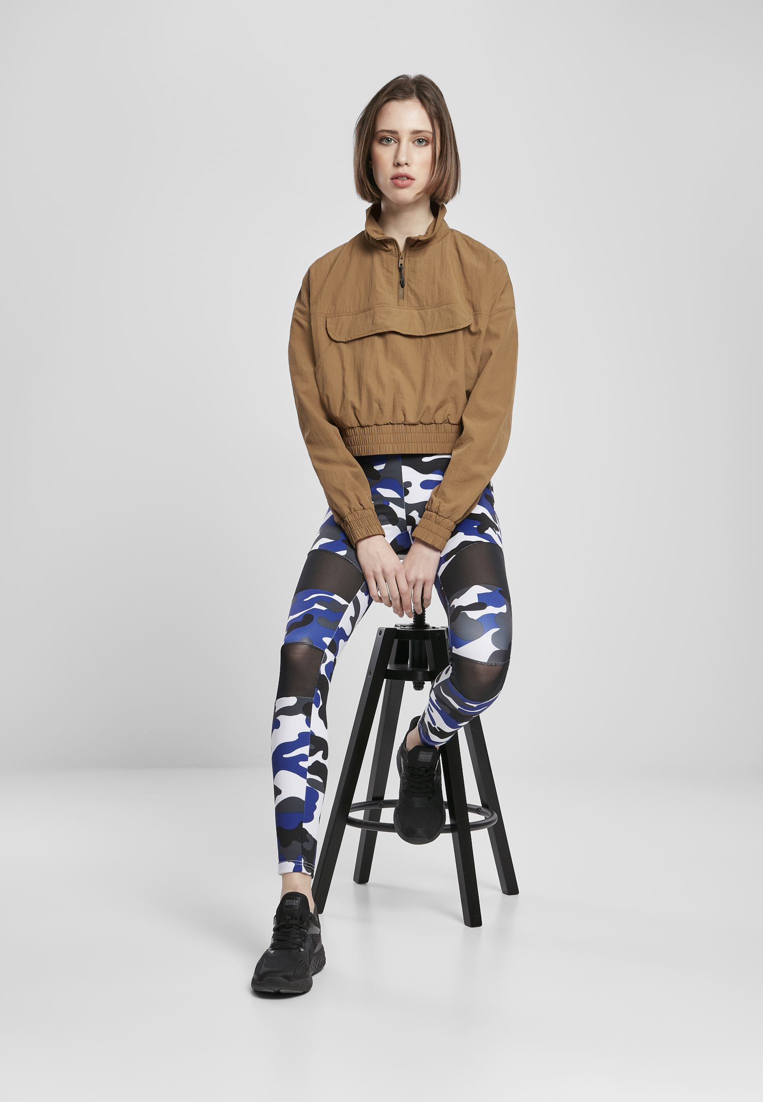 Ladies Cropped Crinkle Nylon Pull Over Jacket midground L - variant image 4