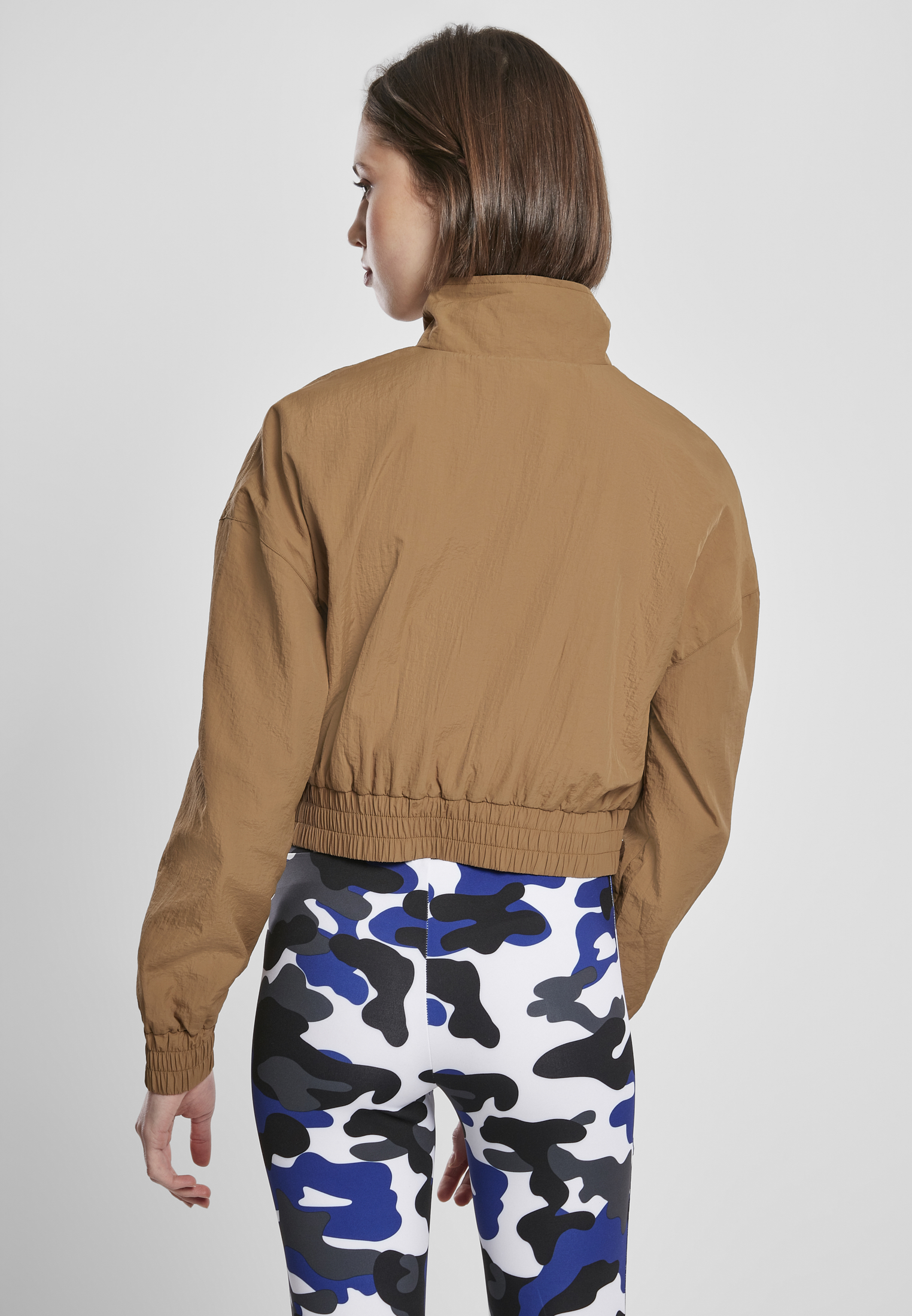 Ladies Cropped Crinkle Nylon Pull Over Jacket midground L - variant image 2