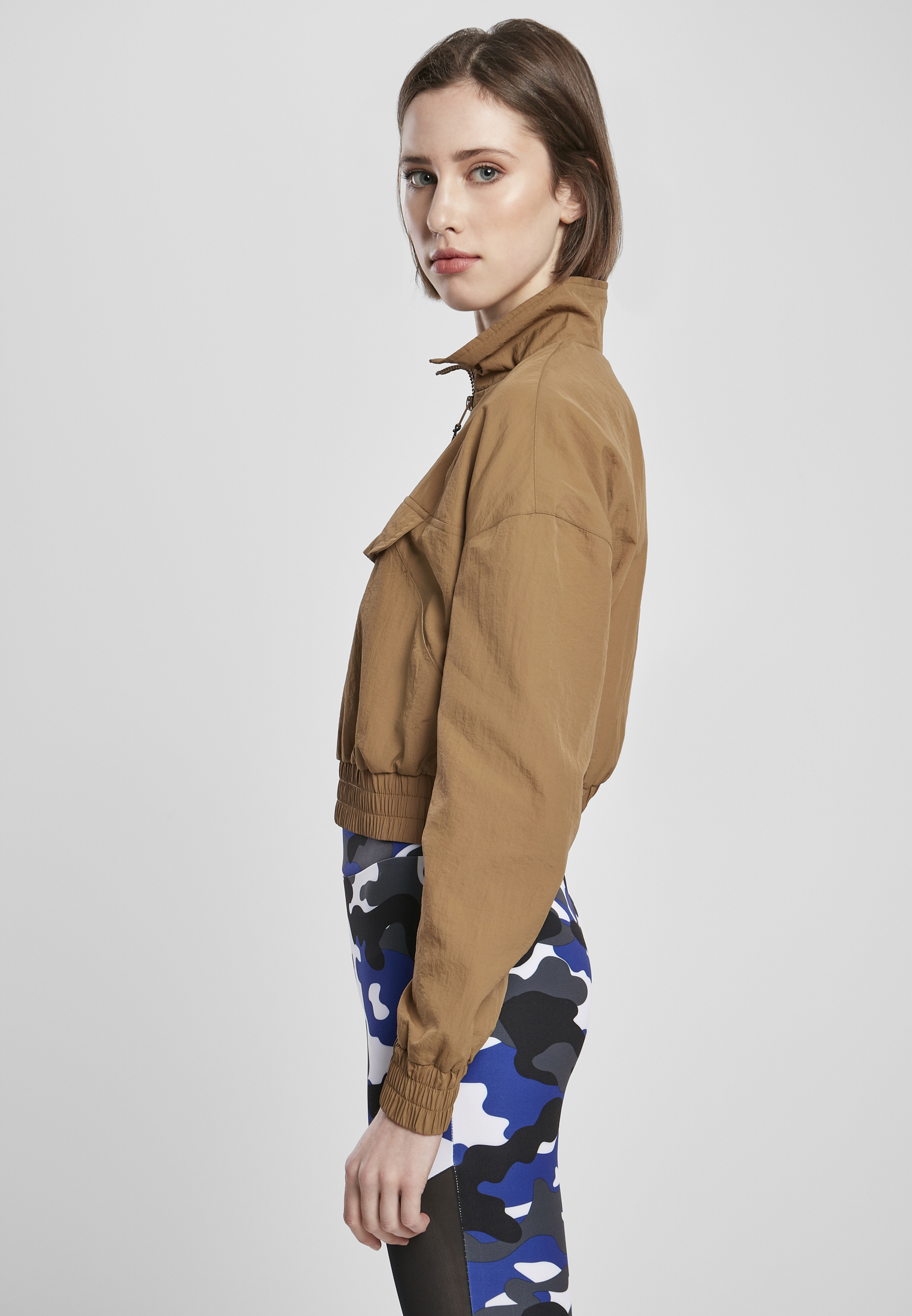 Ladies Cropped Crinkle Nylon Pull Over Jacket midground L - variant image 1