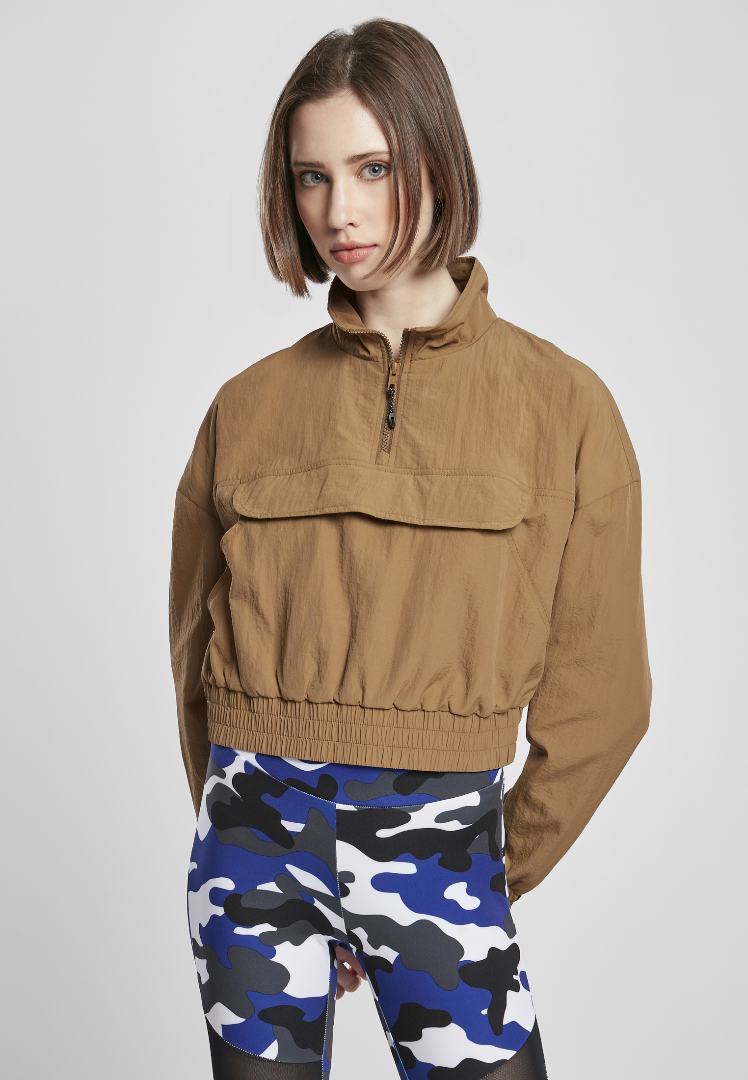 Ladies Cropped Crinkle Nylon Pull Over Jacket midground L - alternate variant 3