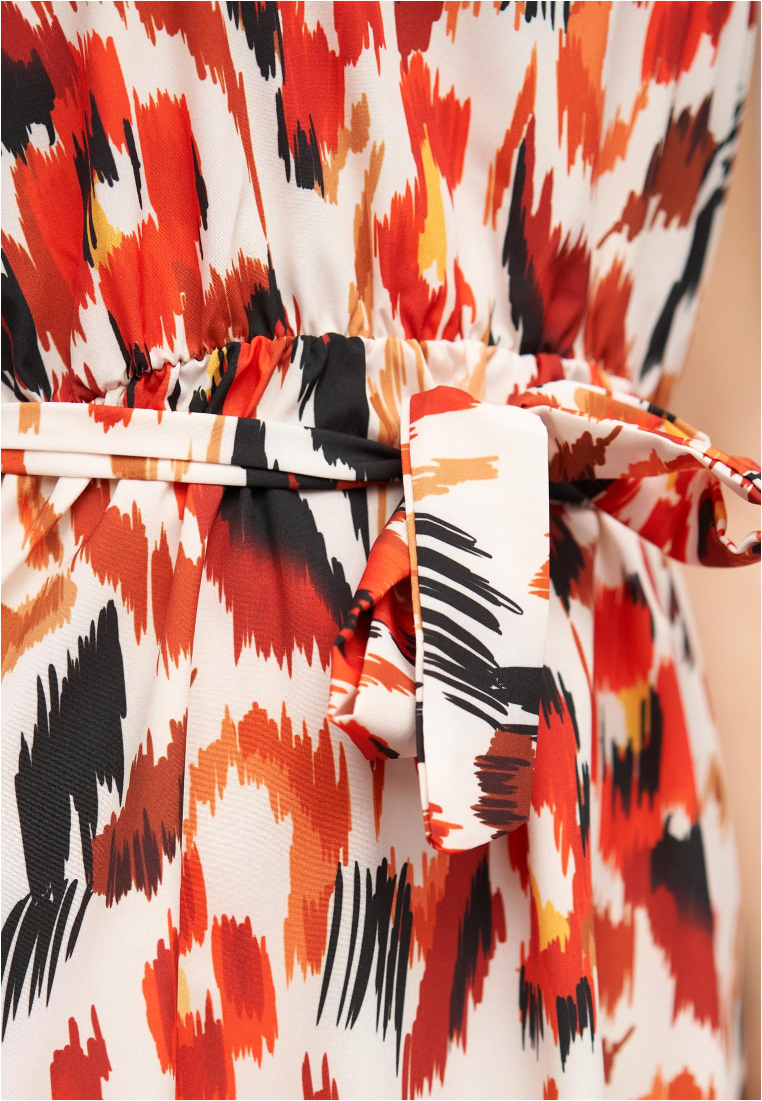 Maxi-Kleid mit V-Neck und Bindegürtel rustred L - variant image 5