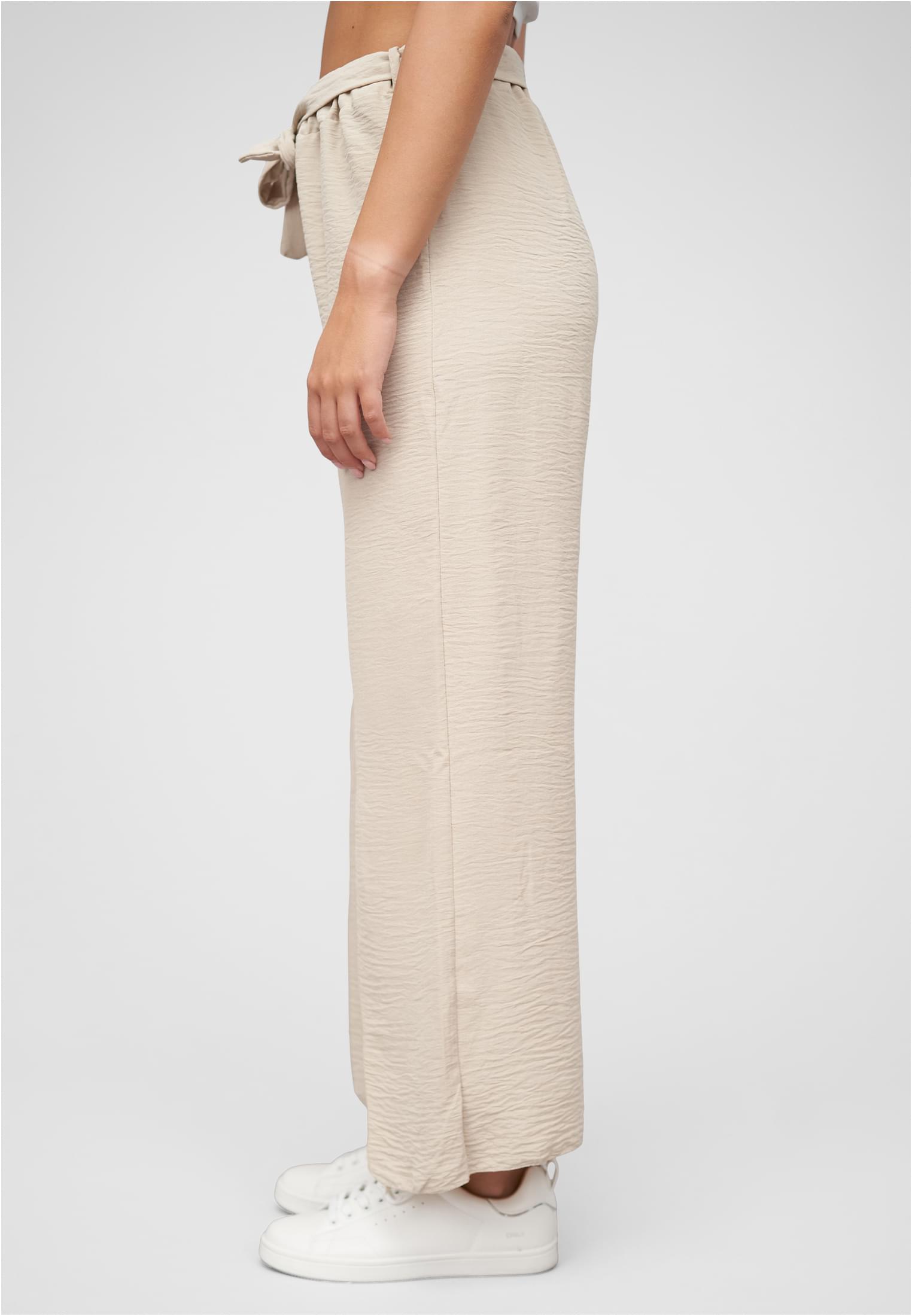 Sommerhose mit seitlichen Schlitz und Bindegürtel beige - variant image 1
