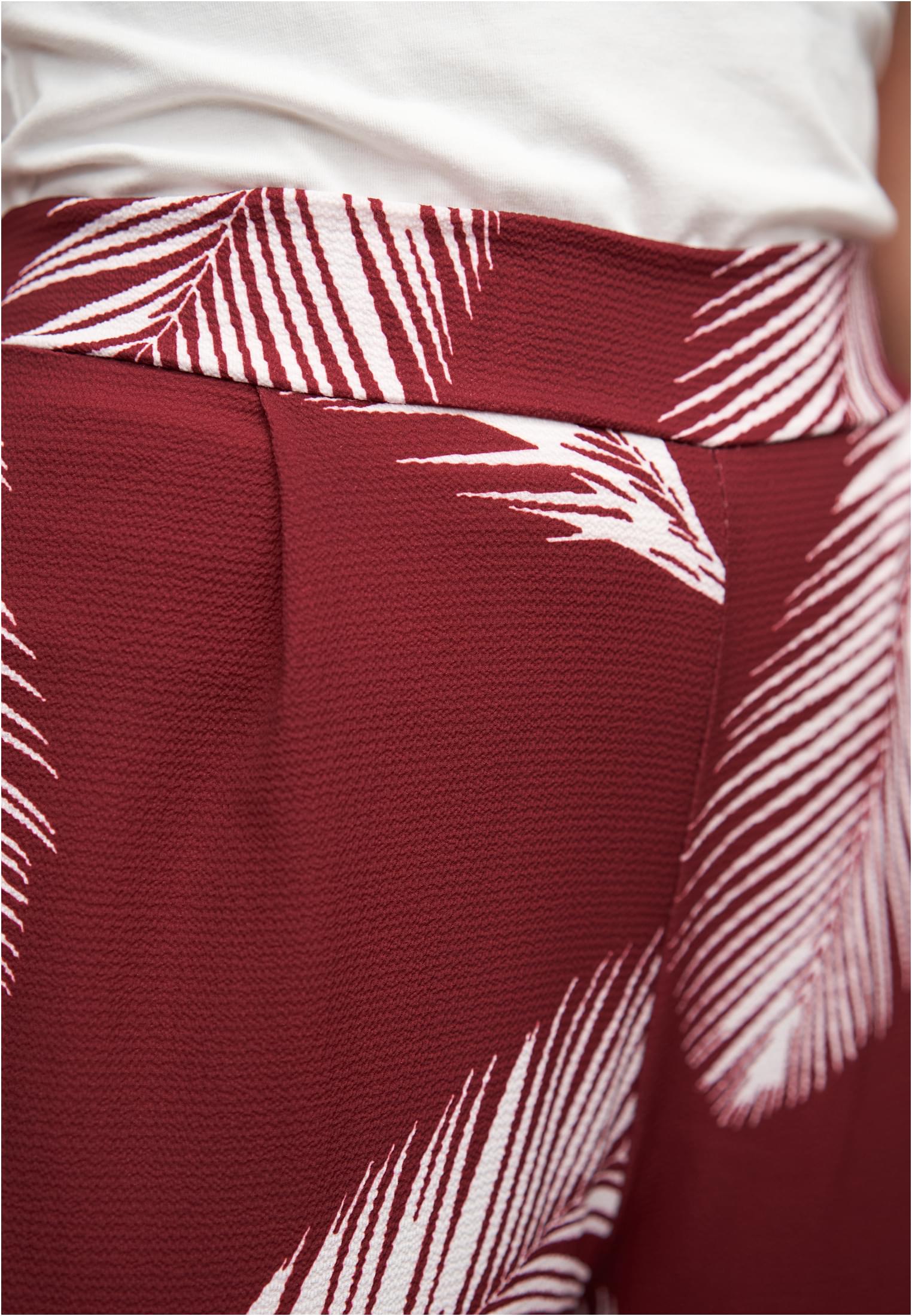 Sommerhose mit weitem Beinschnitt und Federprint bordeaux L - variant image 5