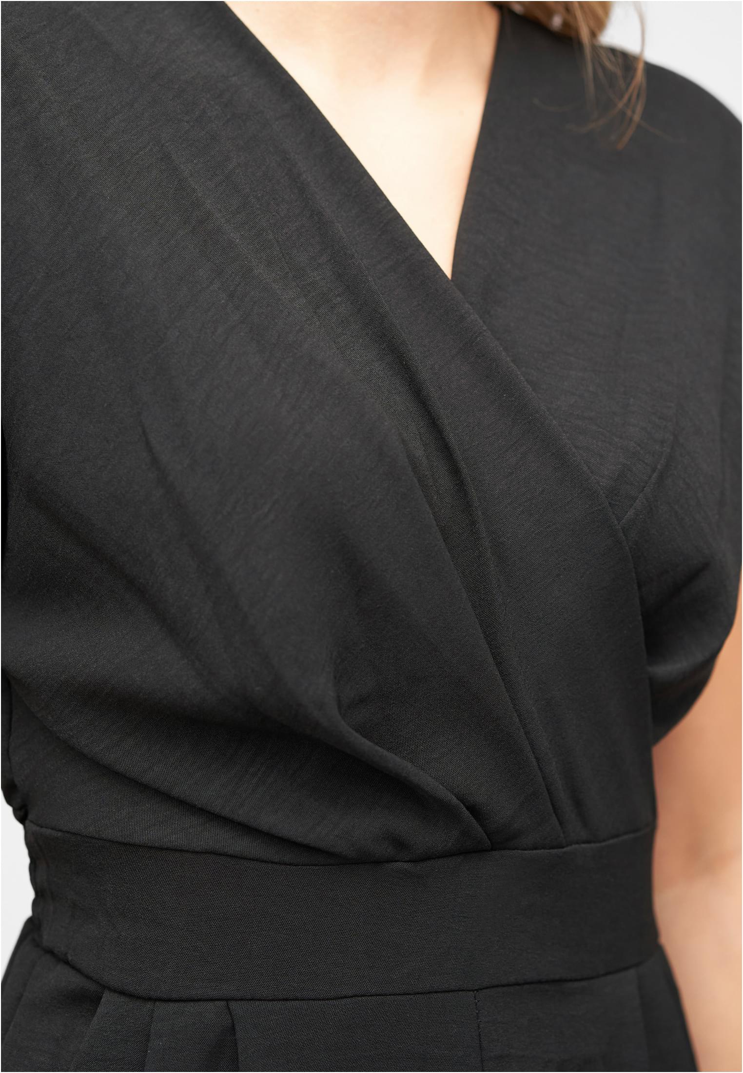 Jumpsuit in Wickeloptik mit 2-Pockets - related product back image 1