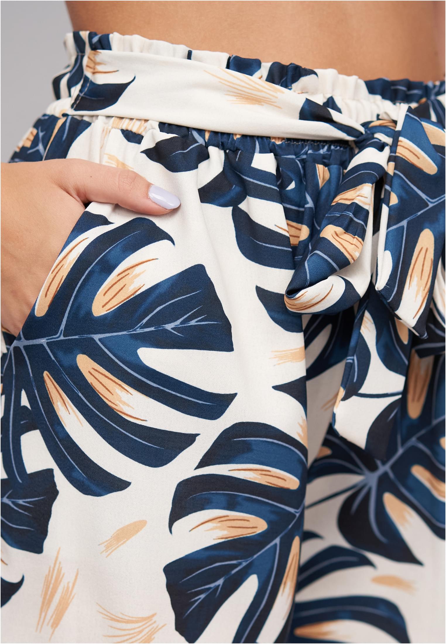 Paperbag Shorts with tie belt and palm print navy/beige L - variant image 5