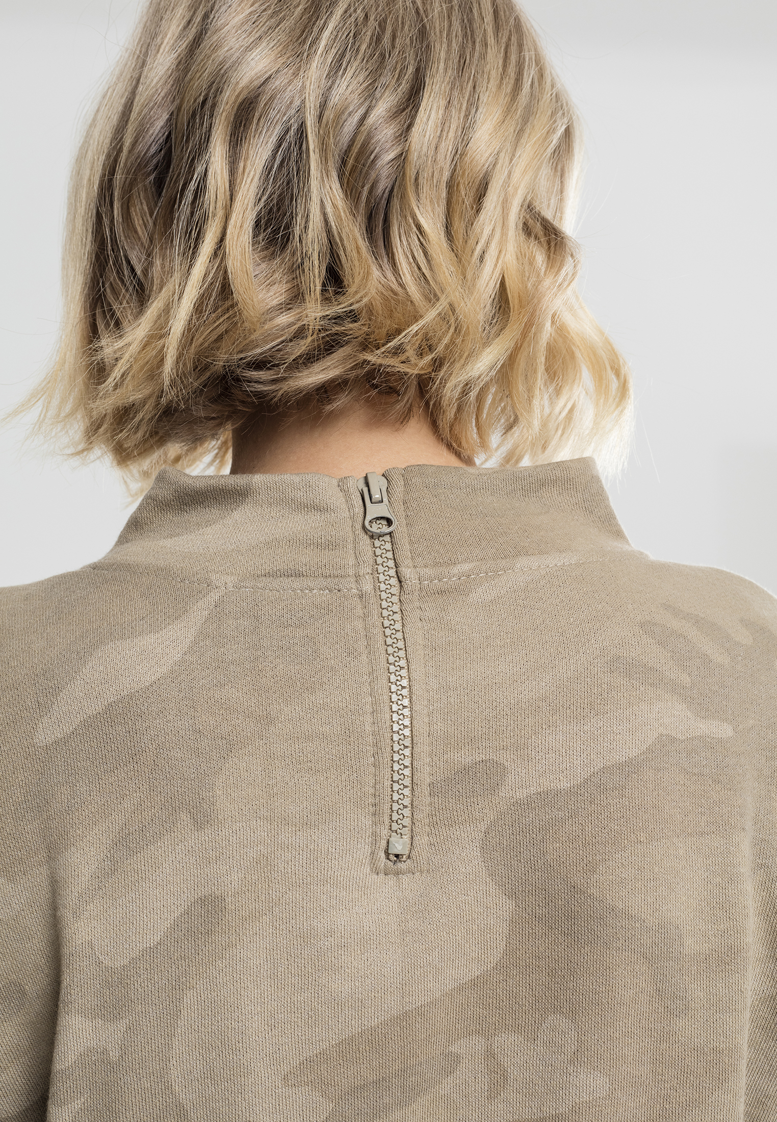 Ladies Camo Turtleneck Crew sand camo L - variant image 4